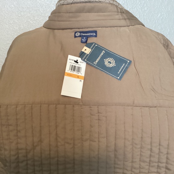 Democracy Metallic Gold Jacket NWT - Picture 4 of 4